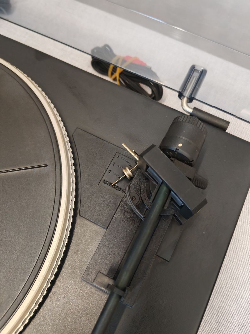 Tocadiscos Unitra GS 440 automático