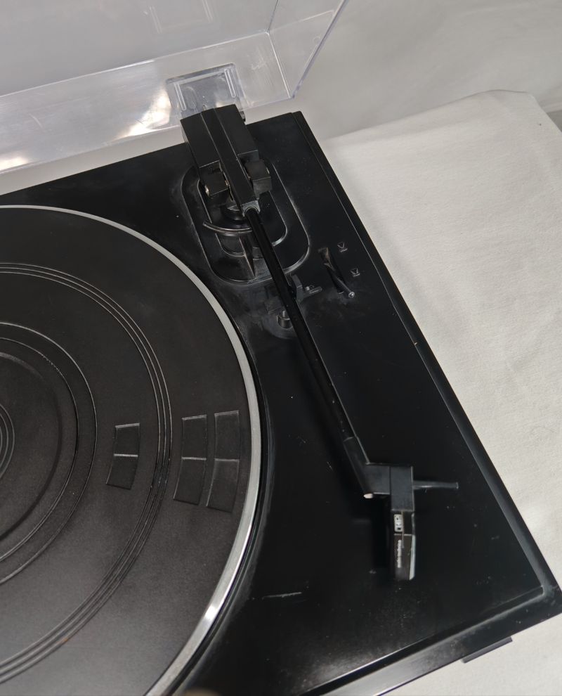 Tocadiscos AKIYAMA HT-501B