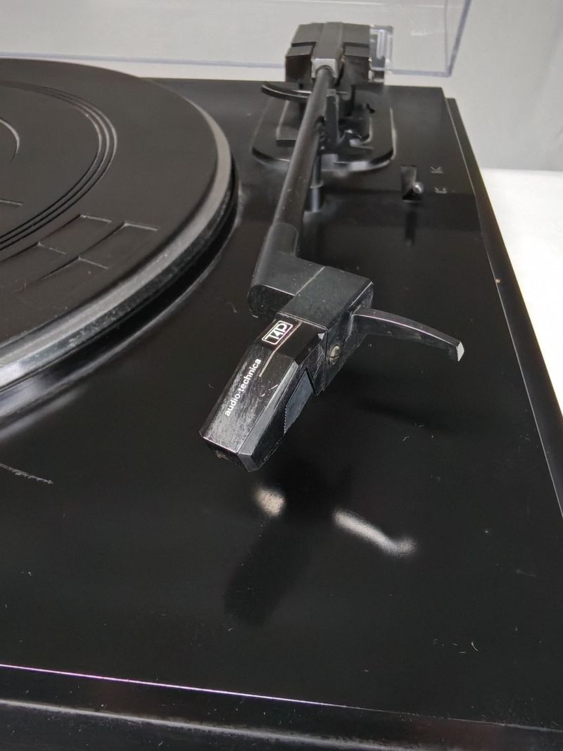 Tocadiscos AKIYAMA HT-501B