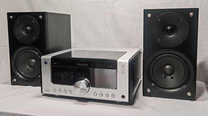 Amplificador integrado a váluvas Philips MCM906