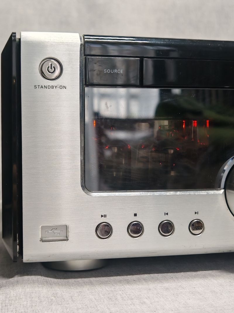 Amplificador integrado a váluvas Philips MCM906