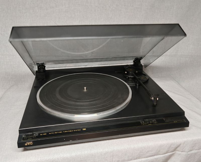 Tocadiscos JVC AL-A151