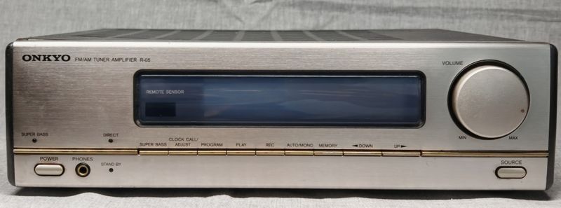 Amplificador Onkyo R-05 (bluetooth opcional)