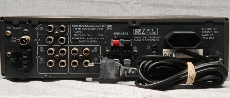 Amplificador Onkyo R-05 (bluetooth opcional)