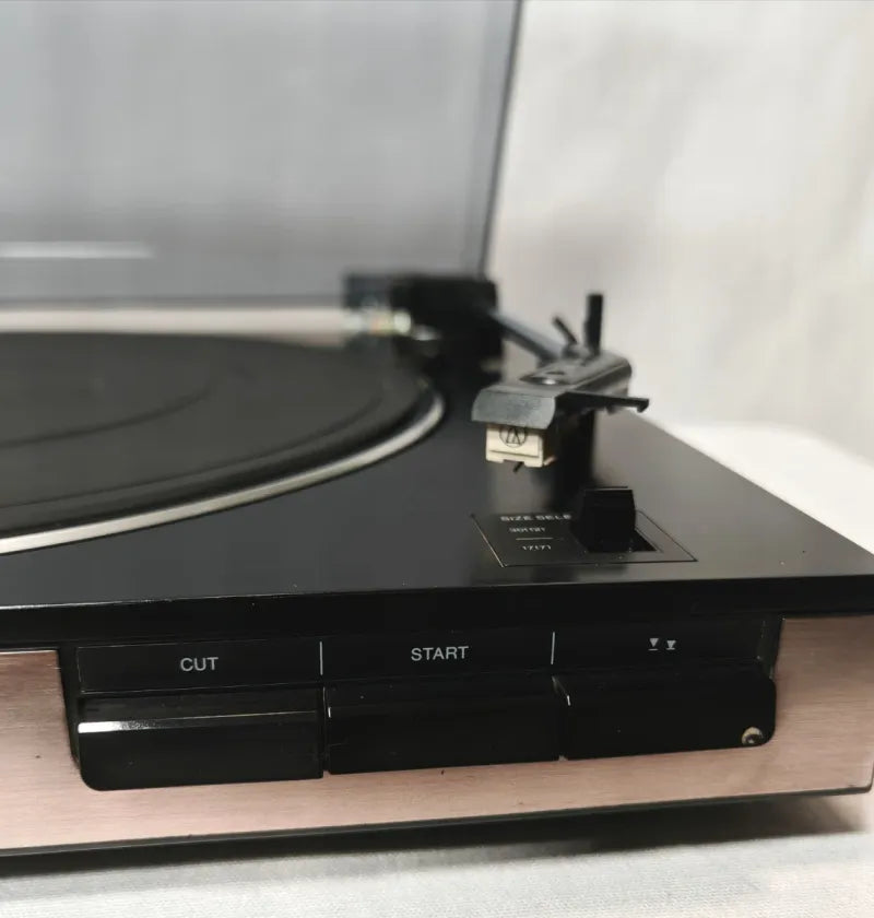 Tocadiscos Aiwa PX-E77 con preamplificador