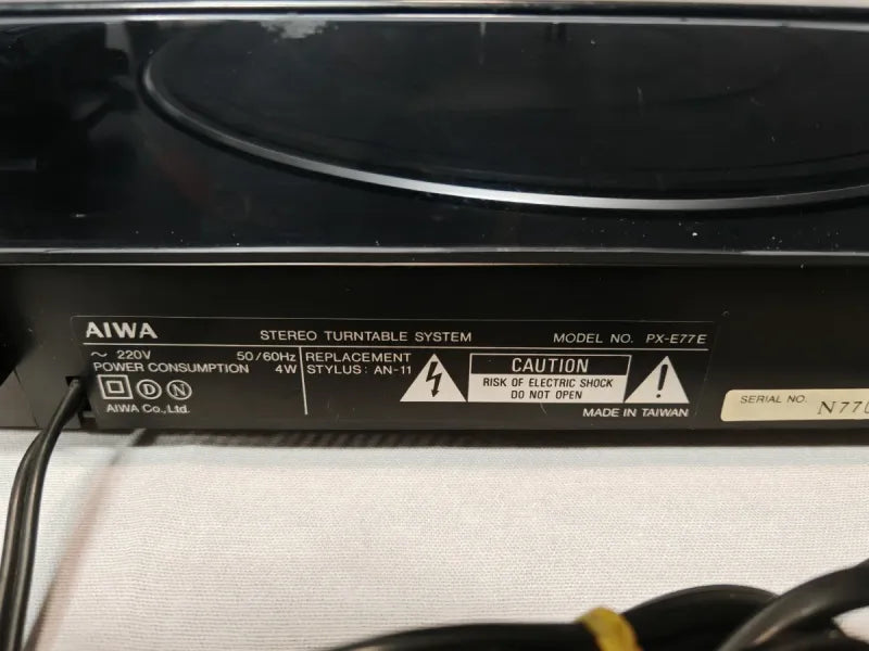 Tocadiscos Aiwa PX-E77 con preamplificador