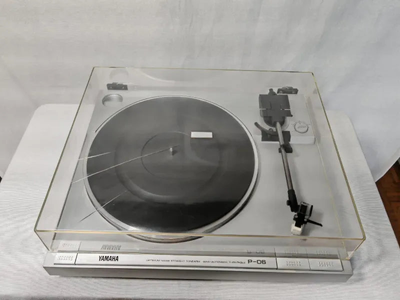Tocadiscos Yamaha P-06