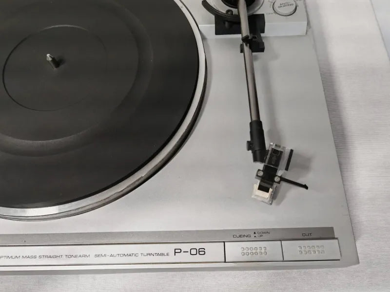 Tocadiscos Yamaha P-06