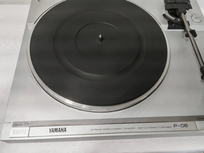 Tocadiscos Yamaha P-06