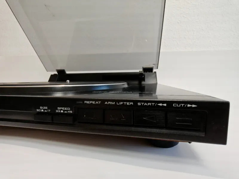 Tocadiscos AKAI AP-A301 Tangencial Automático