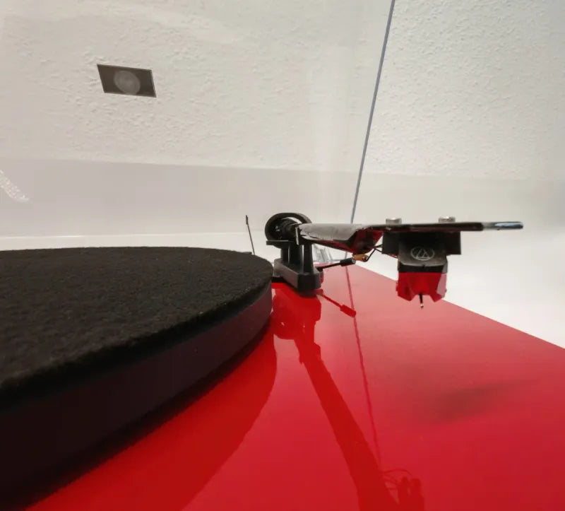 Pro-Ject Debut Carbon Turntable Red