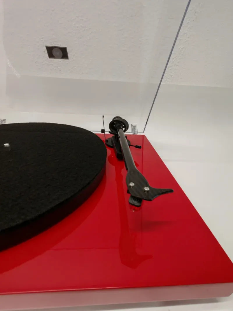 Pro-Ject Debut Carbon Turntable Red