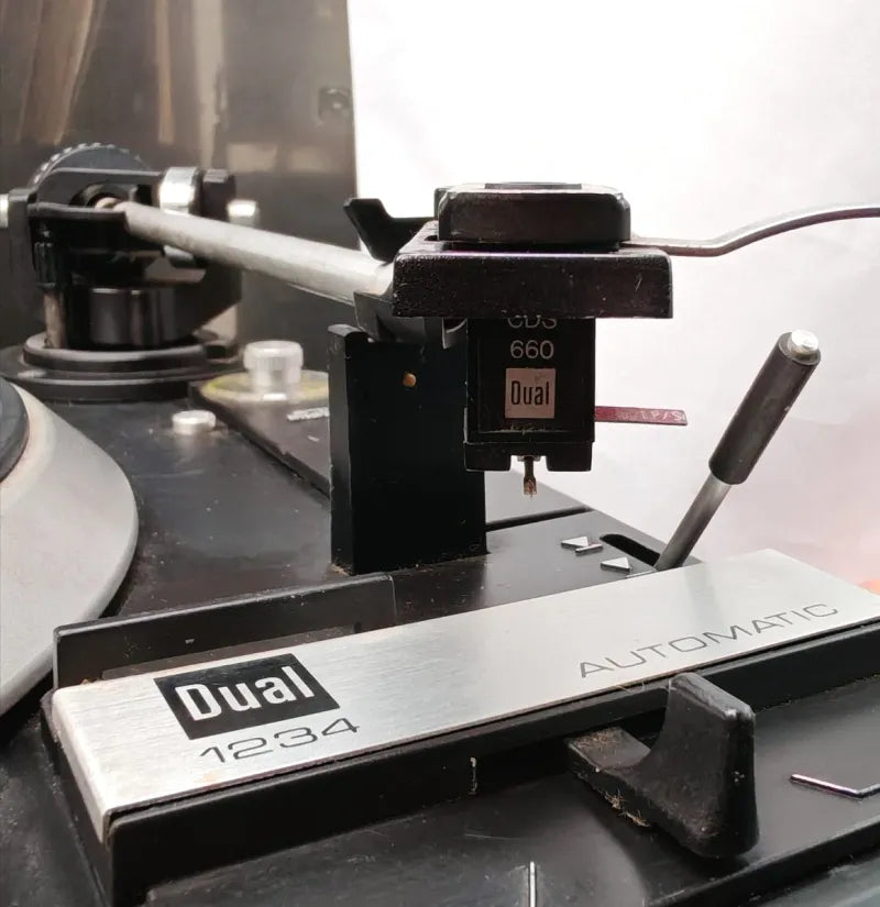Tocadiscos Dual-Bettor EF-144 con amplificador