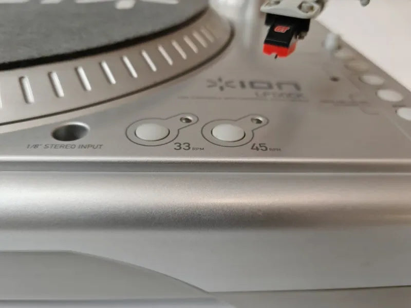 Tocadiscos Ion LP DOC USB con preamplificador