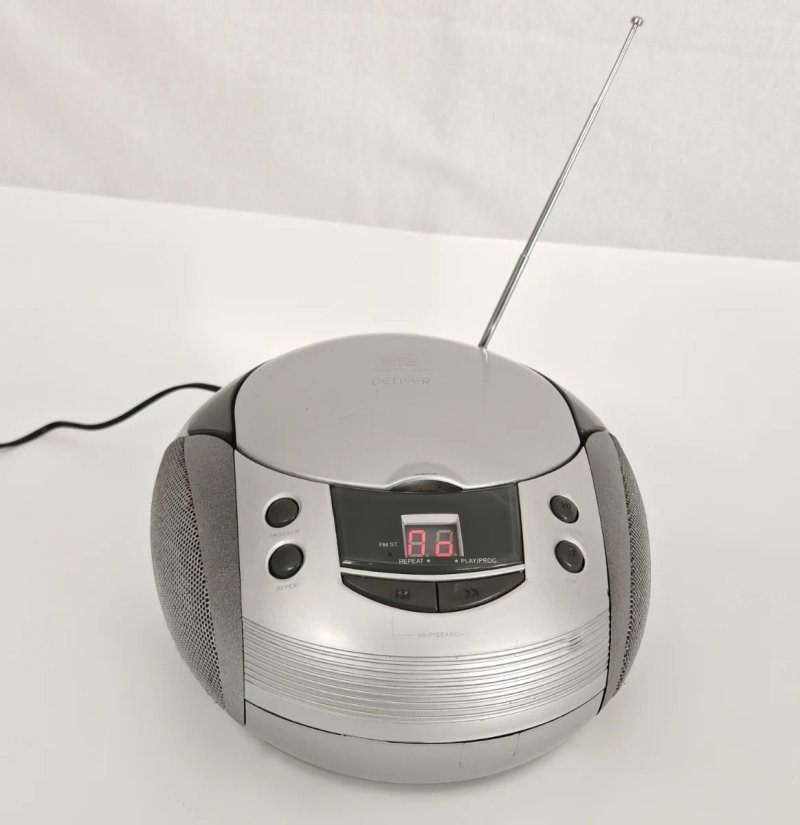 Reproductor CD Radio Denver TC-18C AUX