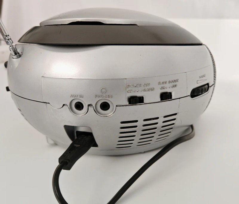 Reproductor CD Radio Denver TC-18C AUX