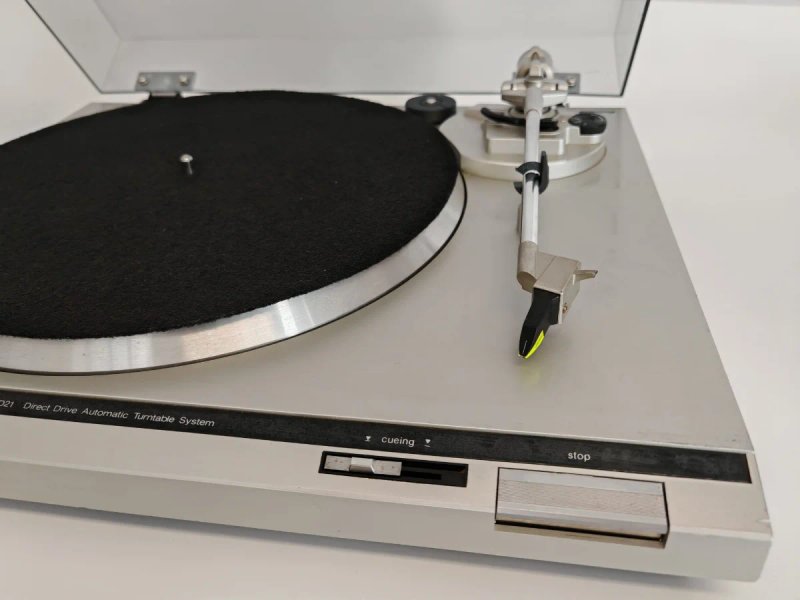Tocadiscos Technics SL-D21 Direct Drive